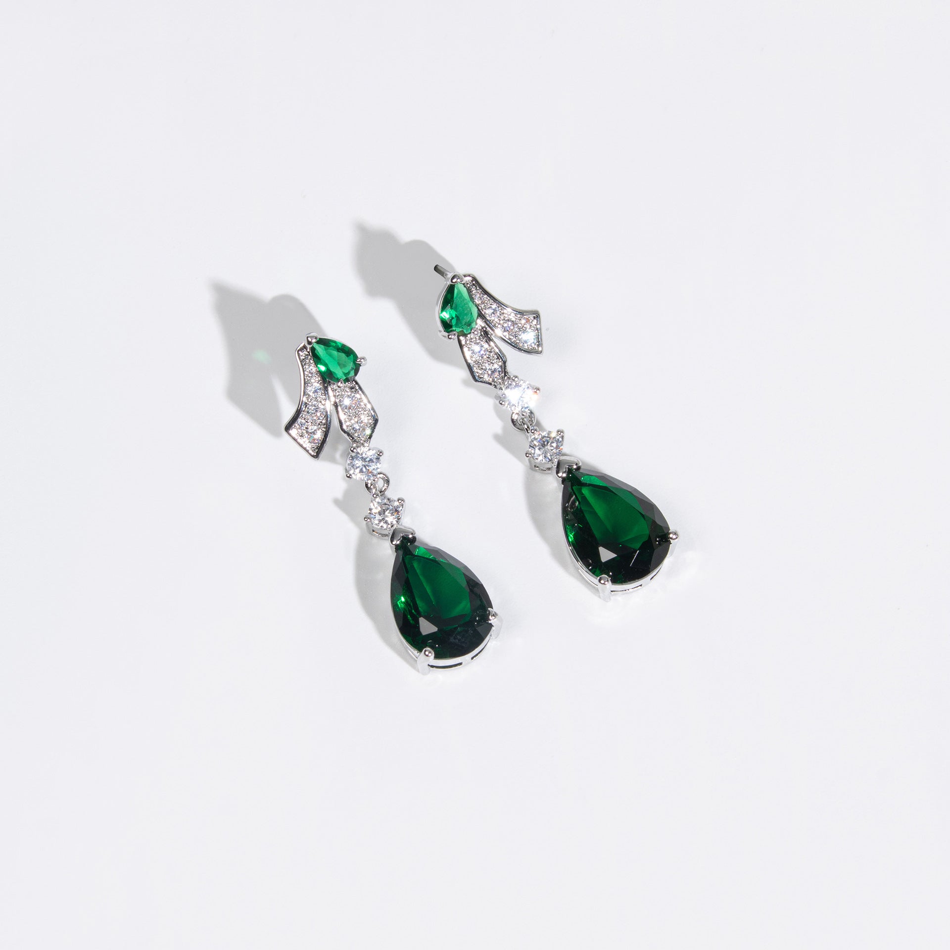 European and American Zircon Water Drop Zircon Necklace Light Luxury High-end Collarbone Chain Niche Fashion Earring Set Accessories Wholesale for Women