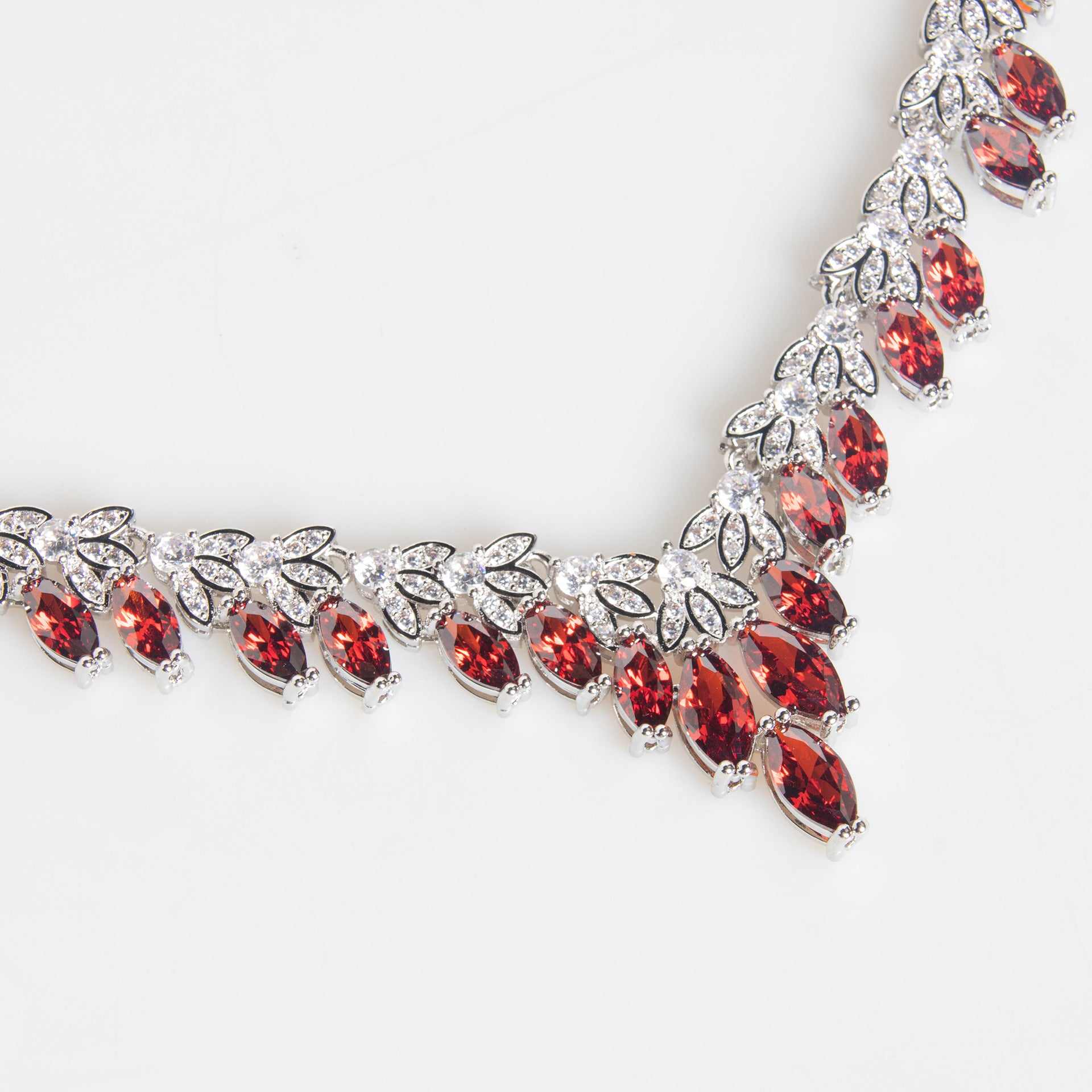 European and American Simple Luxury Bridal Zircon Set Elegant Necklace and Earrings Two-Piece Fashionable Banquet Wedding Accessories