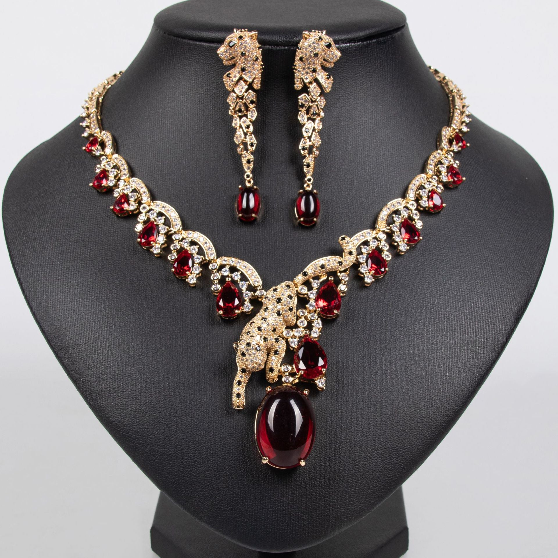 European and American Fashion Exaggerated Leopard Zircon Jewelry Necklace Set Personality Versatile Dress Party Jewelry Necklace