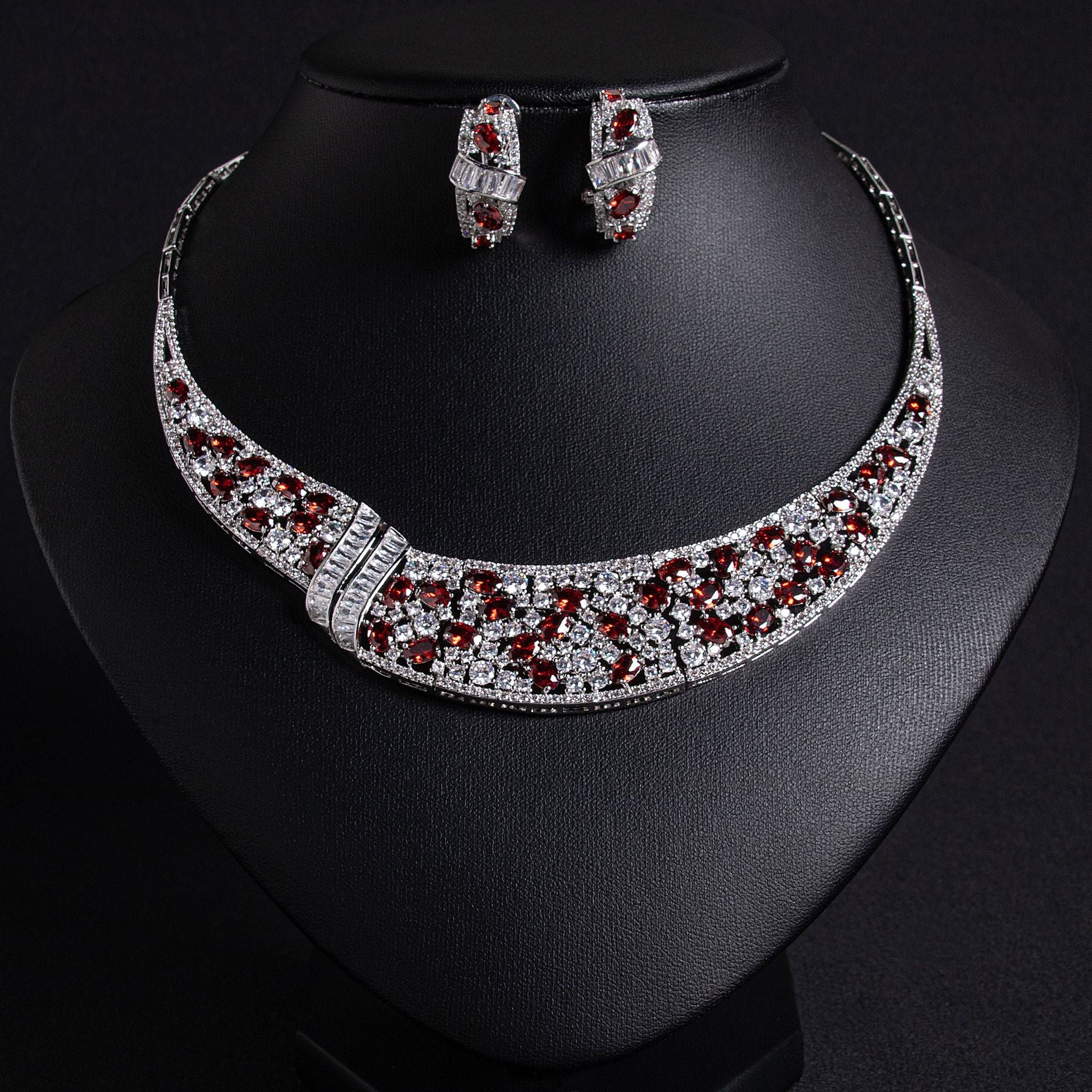 Elegant Beauty Wedding Dress Women's Luxurious Snake Bone Chain Zircon Necklace Earrings European and American Printed Set Accessories