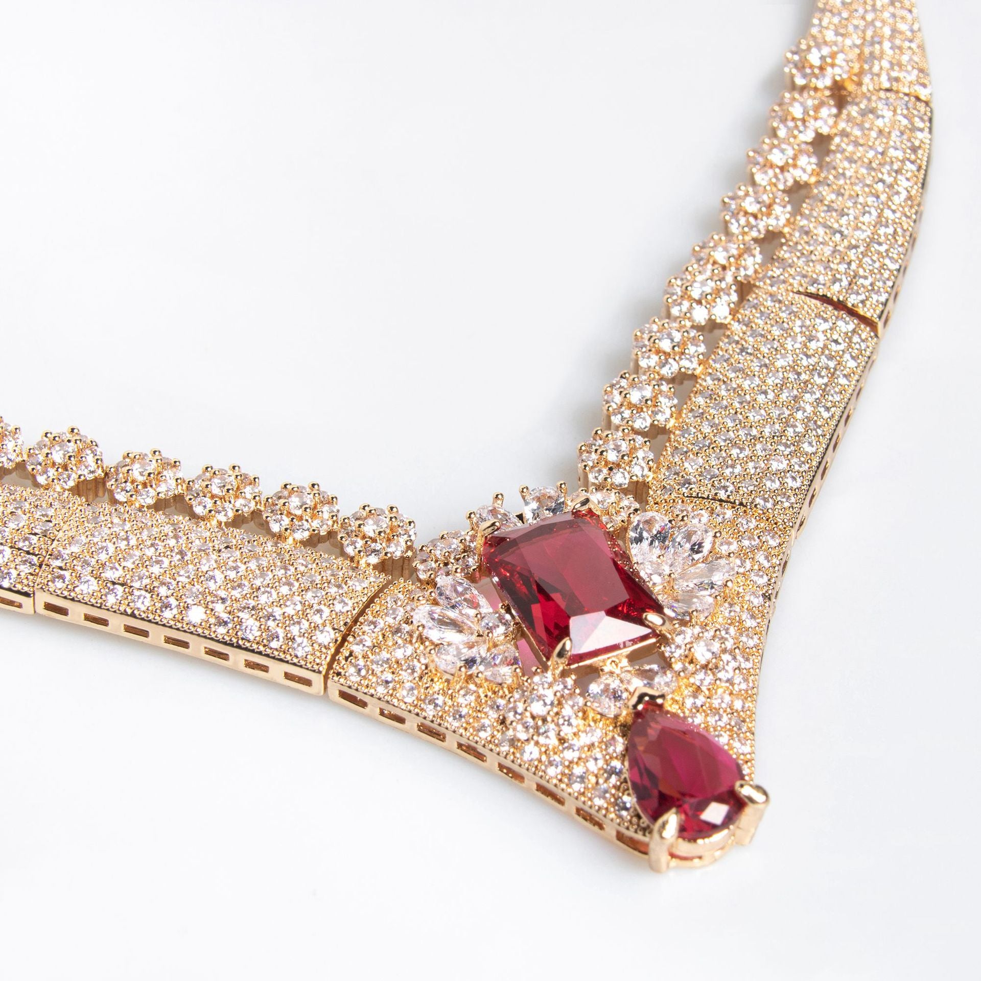 European and American Retro High-Grade Zircon Necklace Earrings Set Summer Fashion Water Drop Earrings Bridal Jewelry Accessories