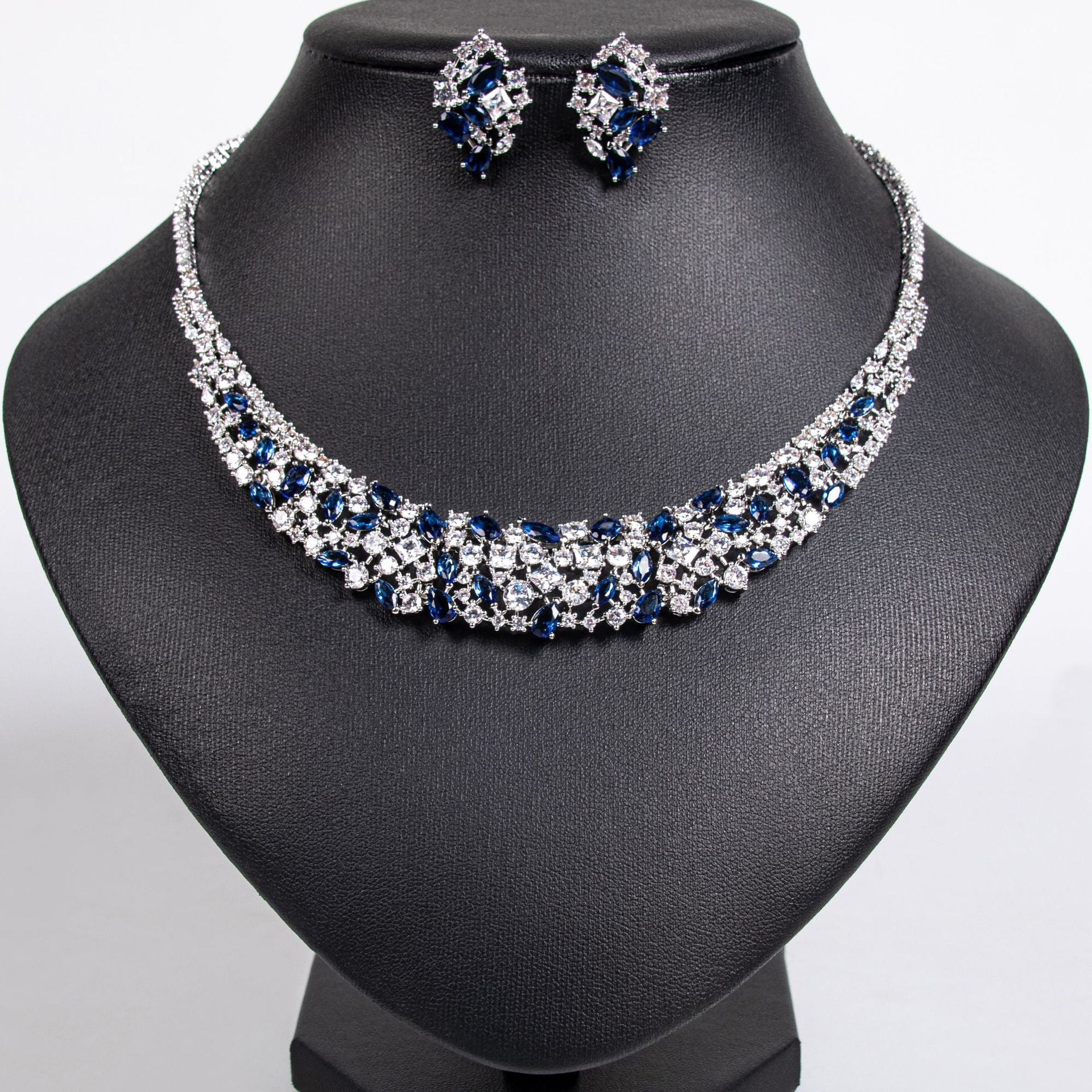 European and American INS Hip-Hop New Luxury Elegant Simple Sparkling High-Grade Zircon Bridal Jewelry Necklace Earring Set