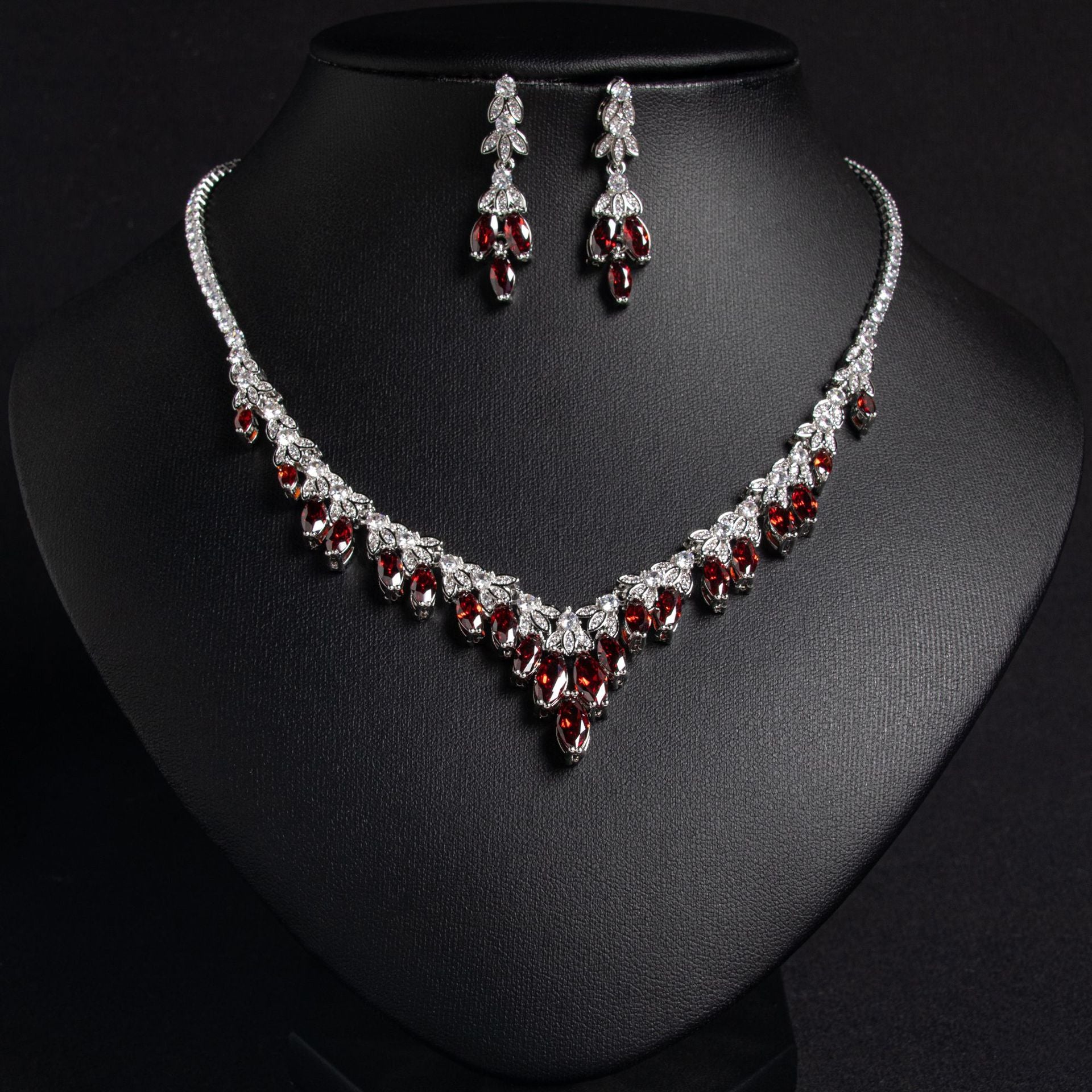 European and American Simple Luxury Bridal Zircon Set Elegant Necklace and Earrings Two-Piece Fashionable Banquet Wedding Accessories