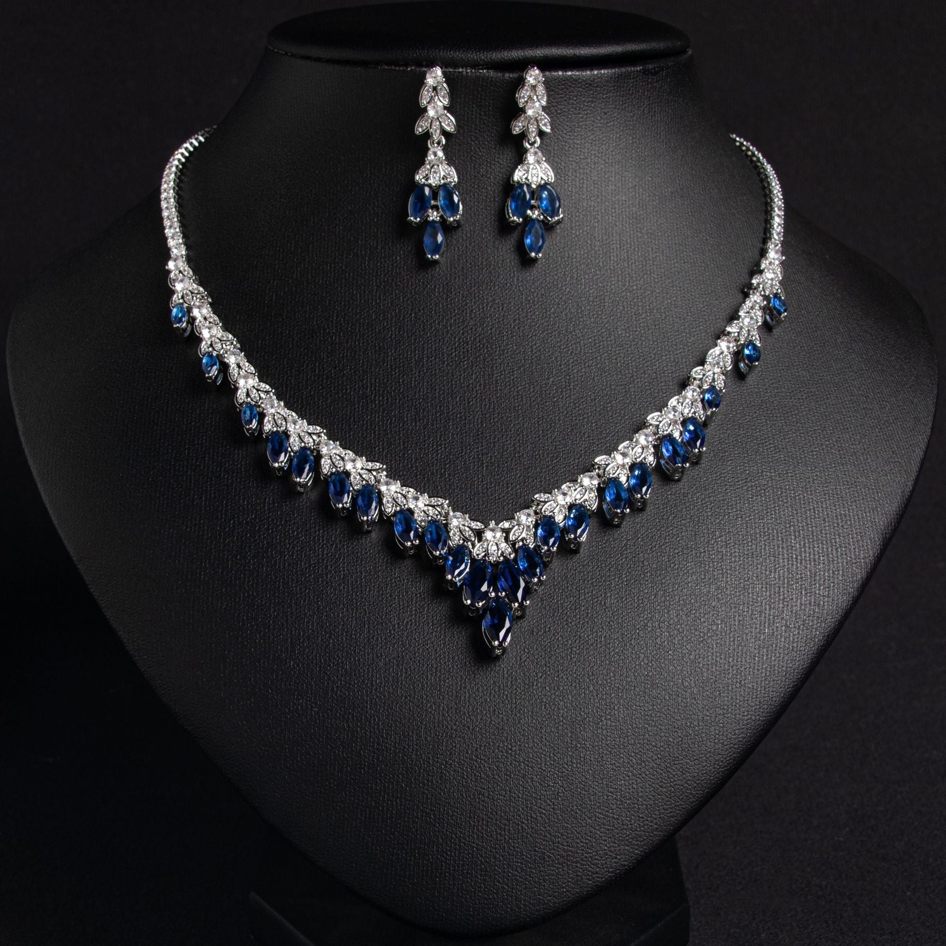 European and American Simple Luxury Bridal Zircon Set Elegant Necklace and Earrings Two-Piece Fashionable Banquet Wedding Accessories