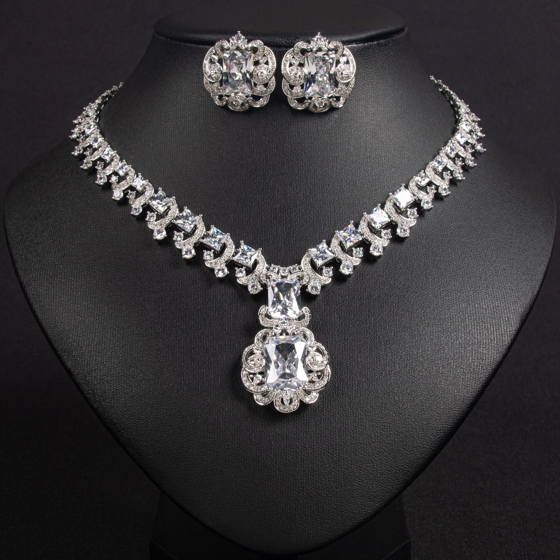 European and American Retro Zircon Necklace Set Cross-Border Jewelry High-End Niche Versatile Earrings Necklace Accessories