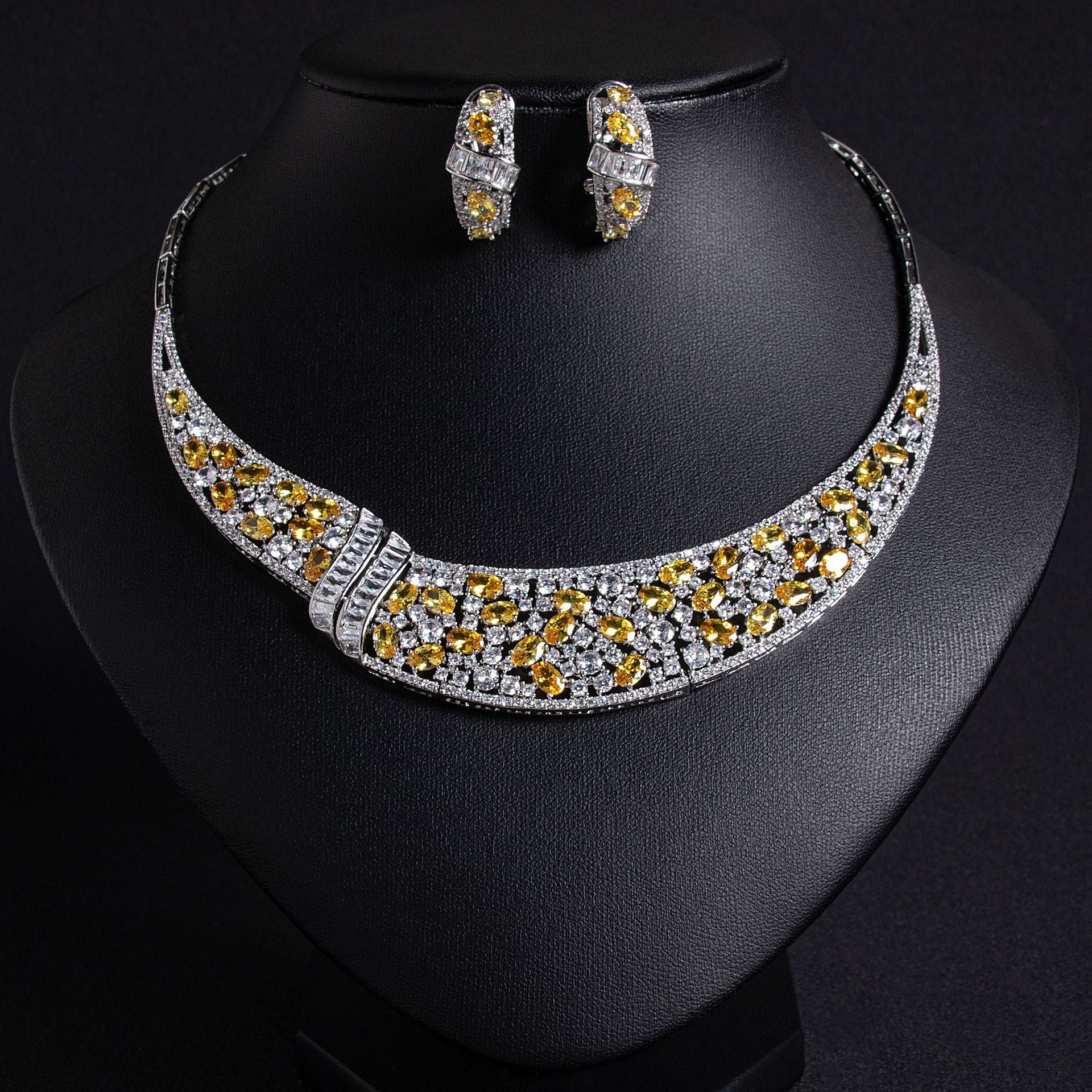 Elegant Beauty Wedding Dress Women's Luxurious Snake Bone Chain Zircon Necklace Earrings European and American Printed Set Accessories