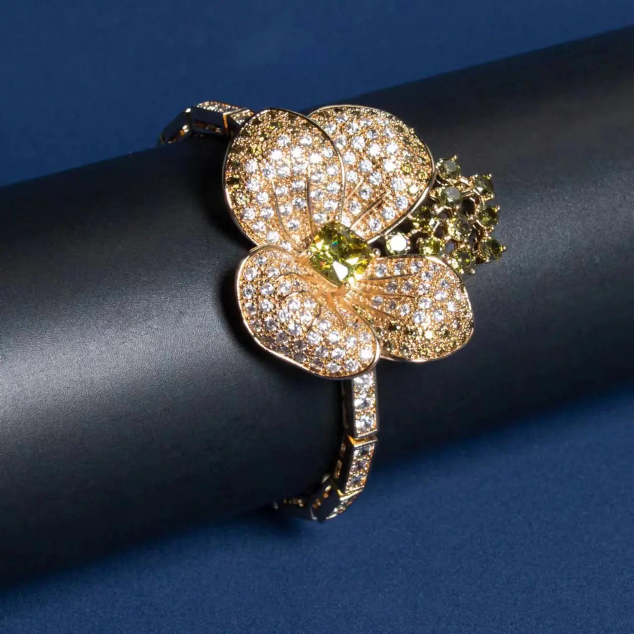 European and American Cross-Border Flower Zircon Necklace and Earring Set High-End Niche Luxury Bridal Dress Accessories Wholesale