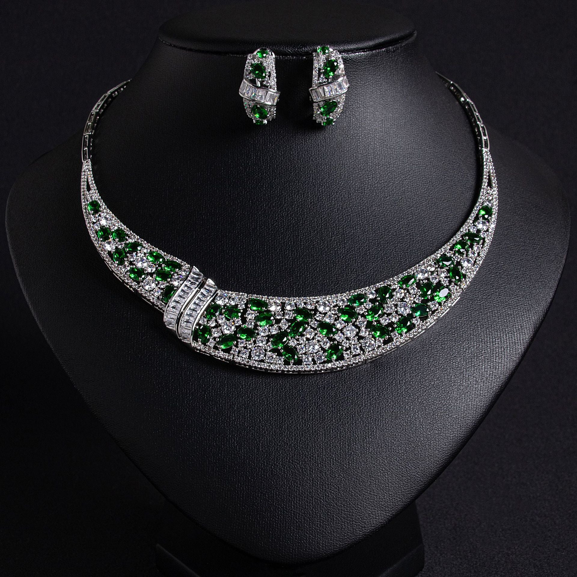 Elegant Beauty Wedding Dress Women's Luxurious Snake Bone Chain Zircon Necklace Earrings European and American Printed Set Accessories