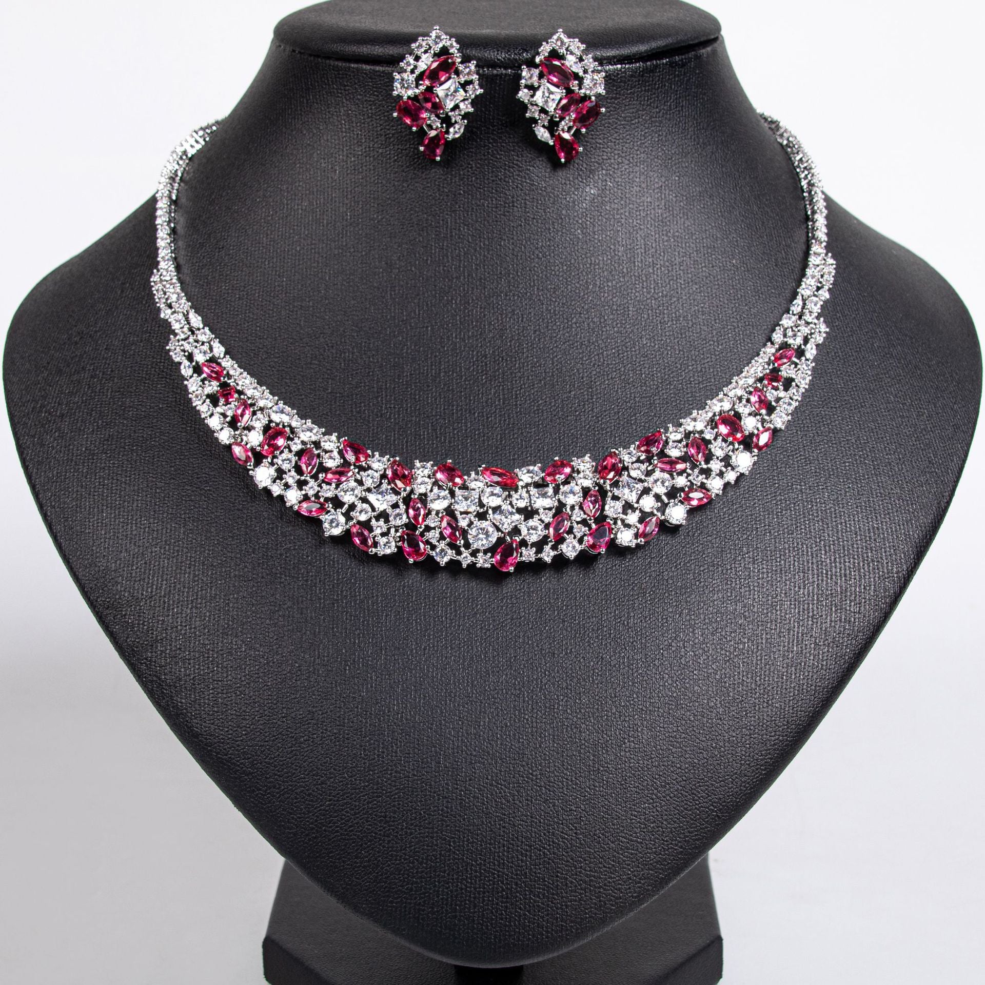 European and American INS Hip-Hop New Luxury Elegant Simple Sparkling High-Grade Zircon Bridal Jewelry Necklace Earring Set