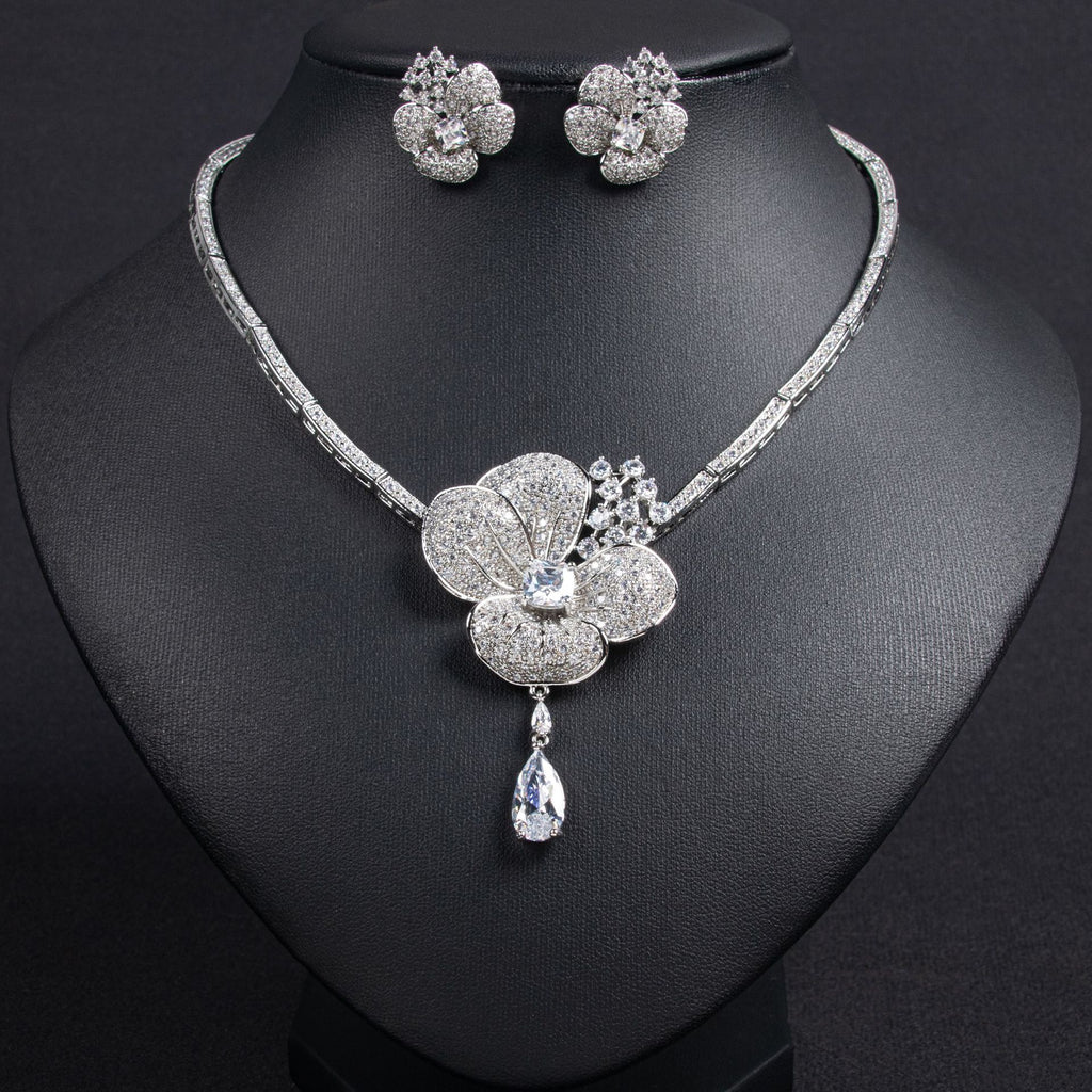 European and American Cross-Border Flower Zircon Necklace and Earring Set High-End Niche Luxury Bridal Dress Accessories Wholesale