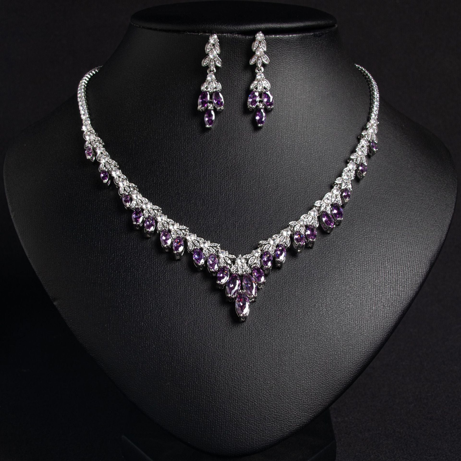 European and American Simple Luxury Bridal Zircon Set Elegant Necklace and Earrings Two-Piece Fashionable Banquet Wedding Accessories