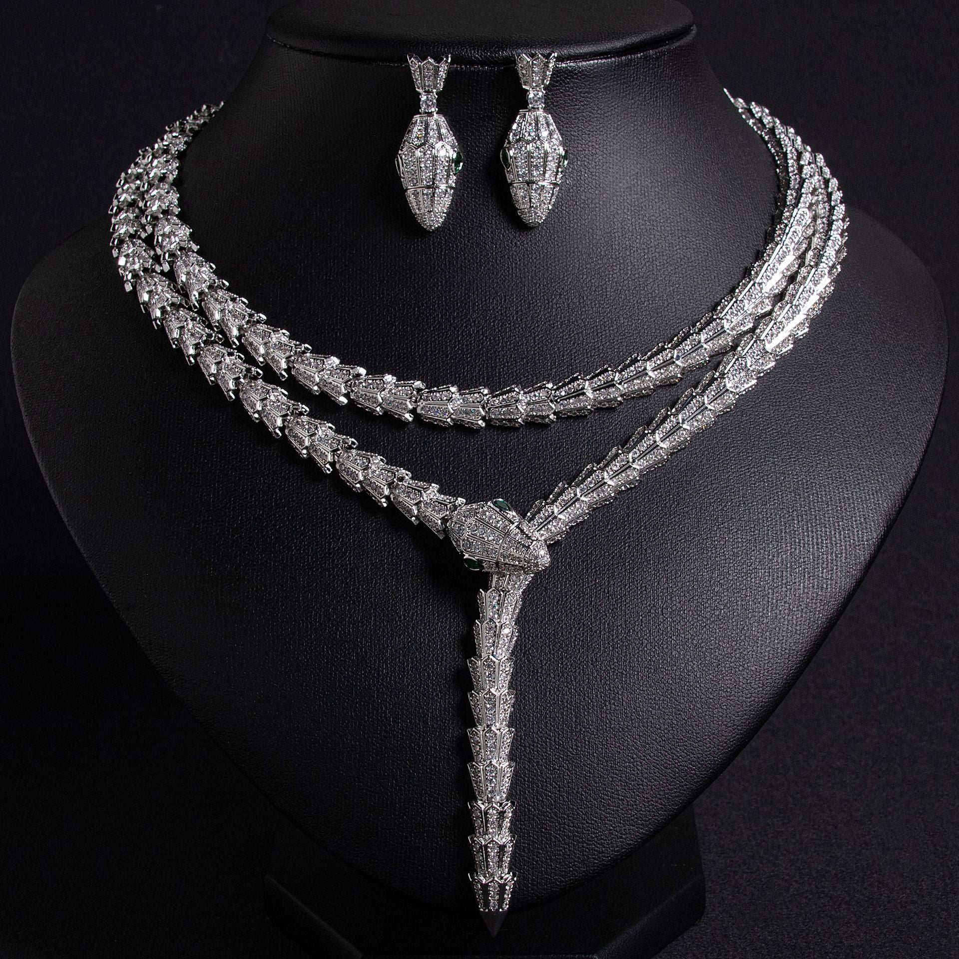 French Style Light Luxury Snake-Shaped Zircon Necklace Niche Simple Design Sense Collarbone Chain Fashion High-End Jewelry for Women