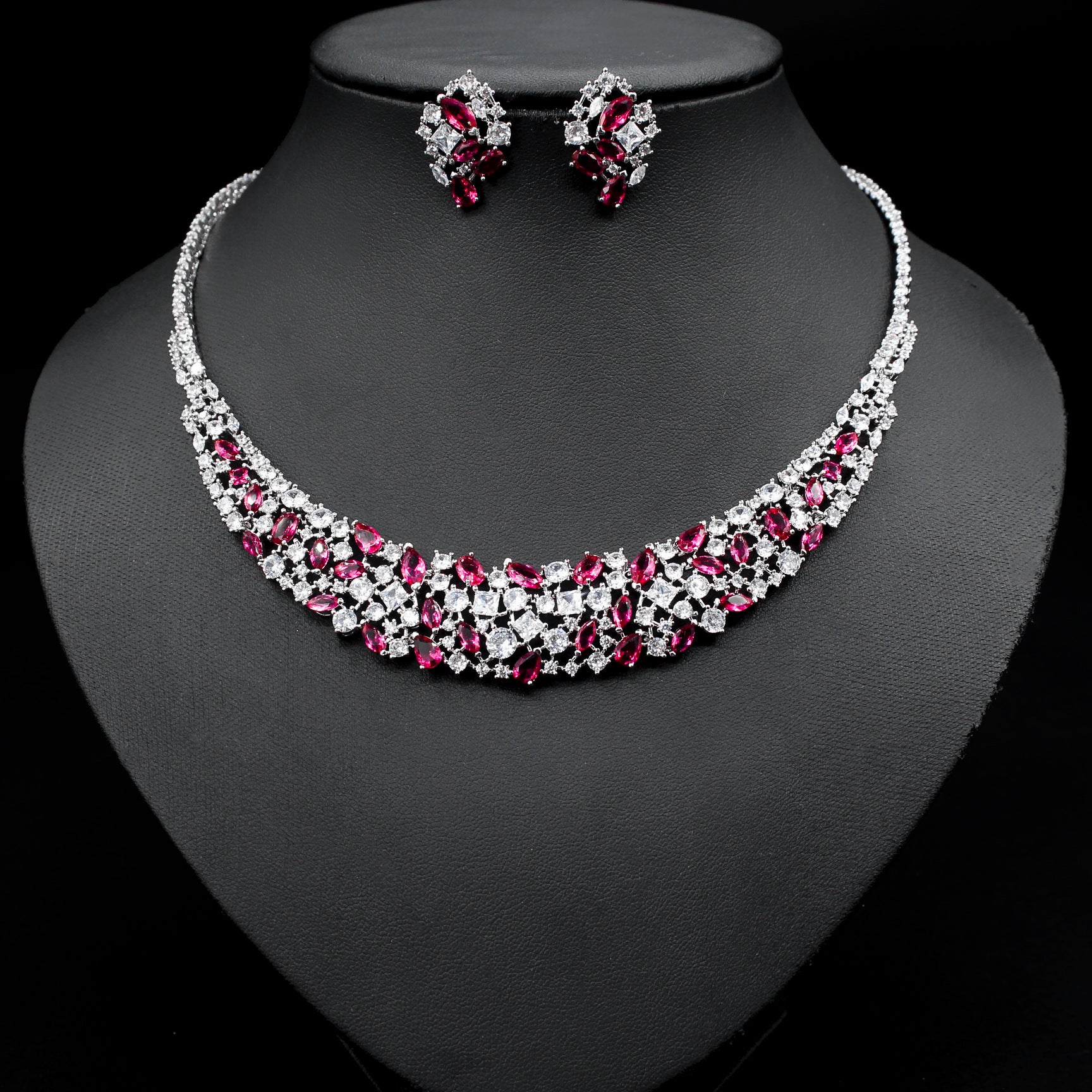 European and American INS Hip-Hop New Luxury Elegant Simple Sparkling High-Grade Zircon Bridal Jewelry Necklace Earring Set