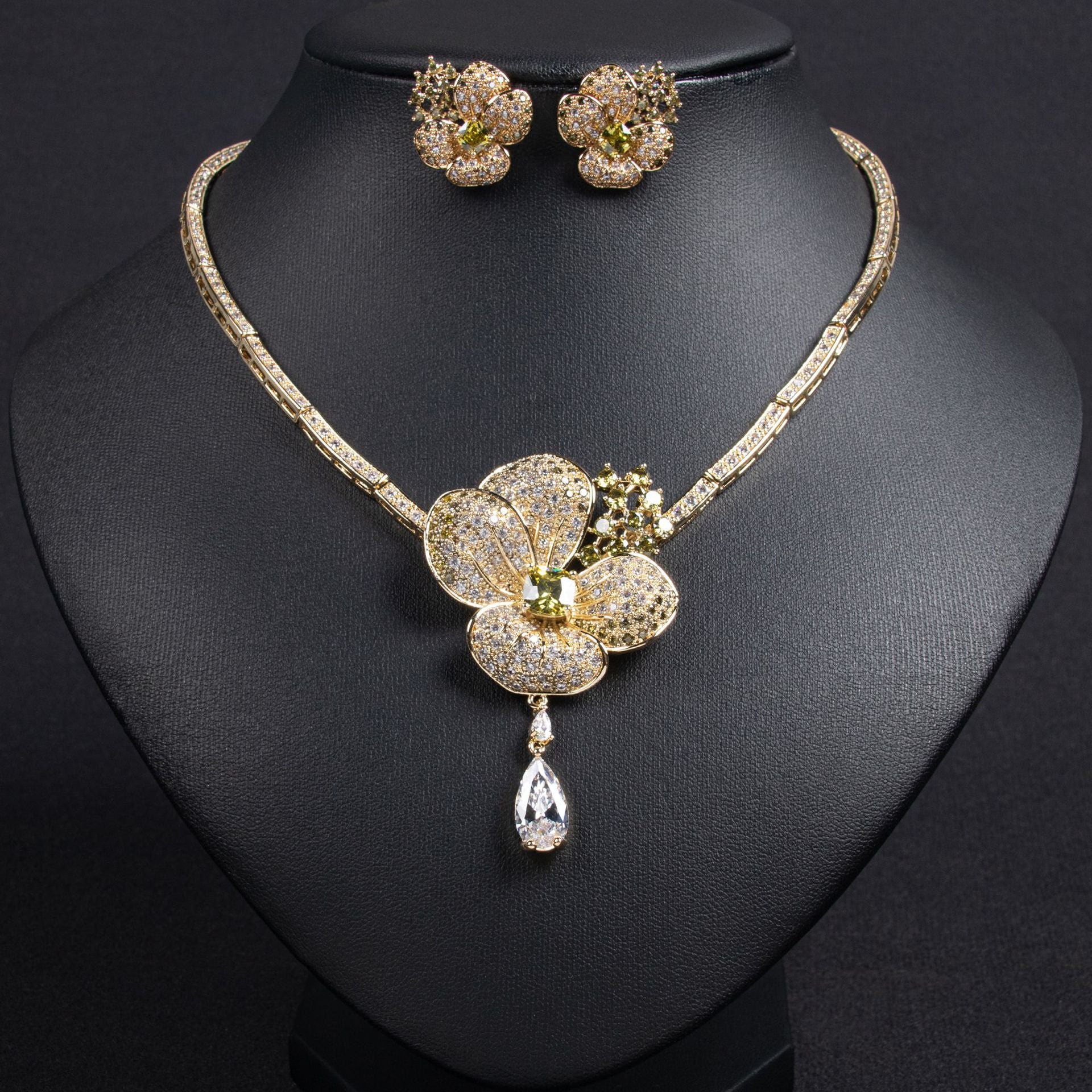 European and American Cross-Border Flower Zircon Necklace and Earring Set High-End Niche Luxury Bridal Dress Accessories Wholesale