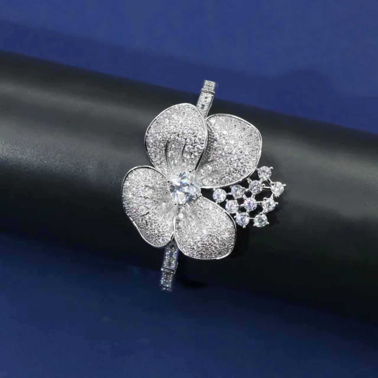 European and American Cross-Border Flower Zircon Necklace and Earring Set High-End Niche Luxury Bridal Dress Accessories Wholesale