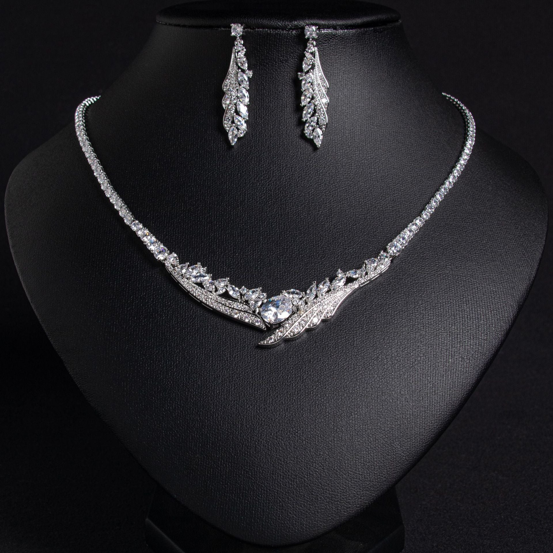 Women's Simple Angel Wings Banquet Zircon Full Diamond Necklace Earrings Pendant Set Bridal Wedding Dress Accessories