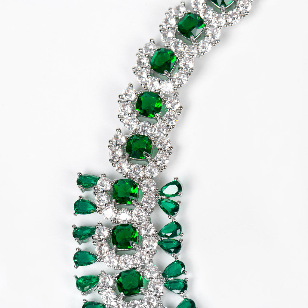 Cross-Border Light Luxury Copper Inlaid Colorful Flower Petal Necklace for Women, Niche Ins Super Shiny Floral Pendant Collarbone Chain