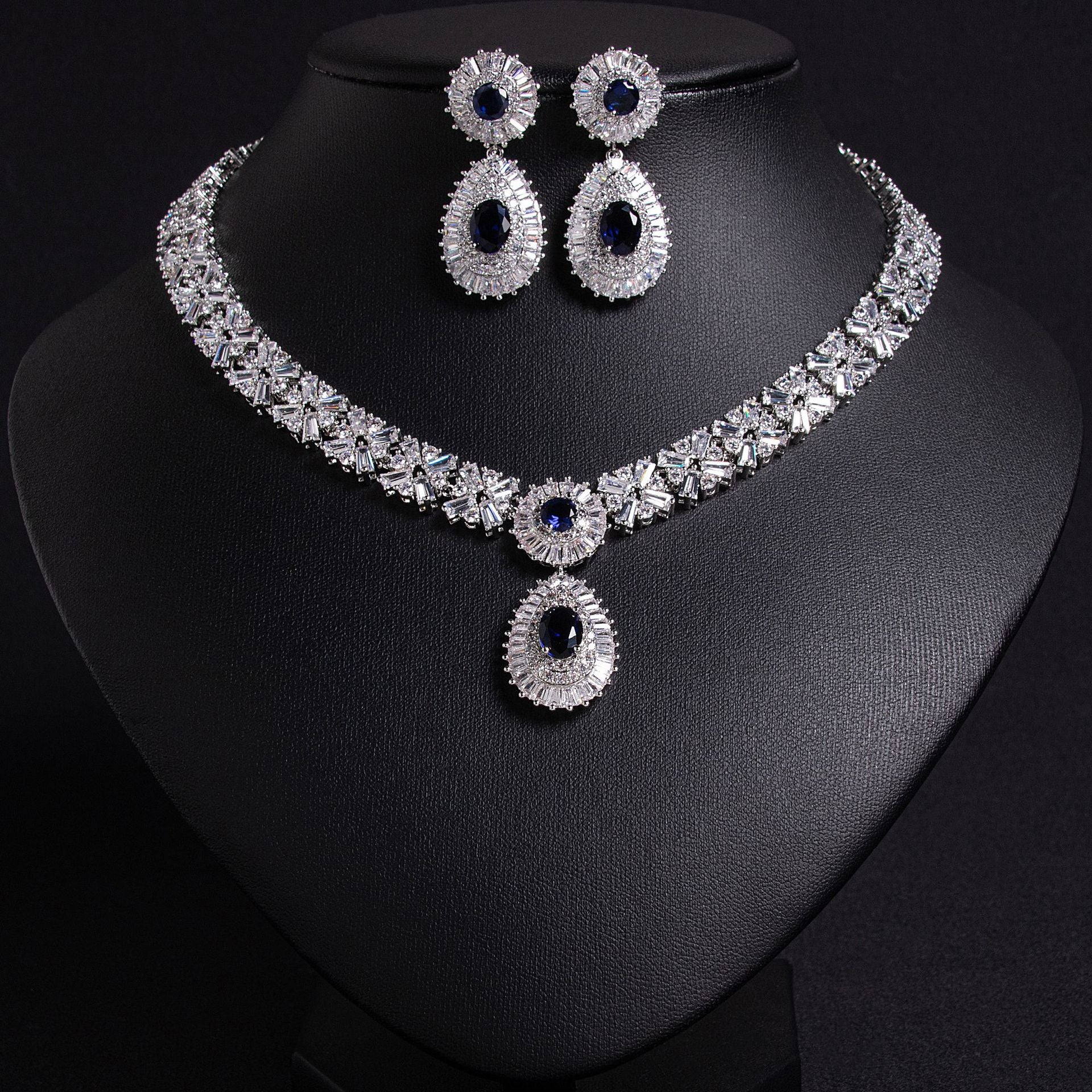 Classic 3A Zircon Water Drop Pendant Necklace Two-Piece Set Clip-On Earrings Without Piercing Bridal Jewelry Set